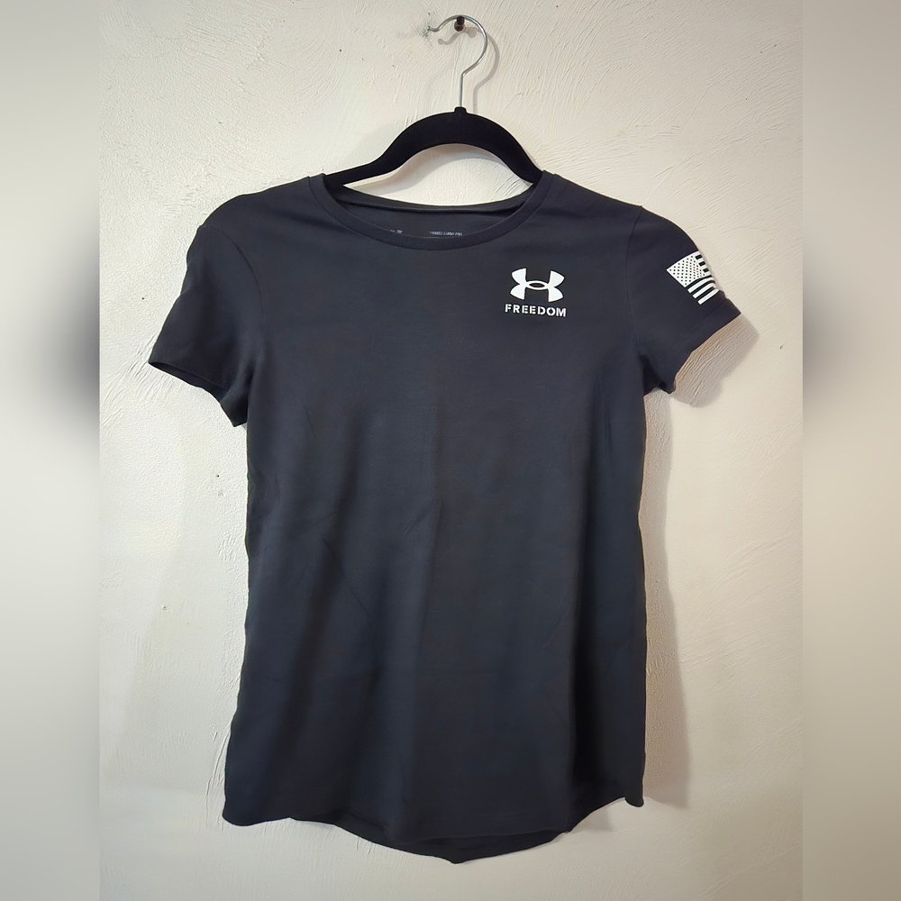 Under Armour Girls Black Freedom Short-Sleeve Performance Tee